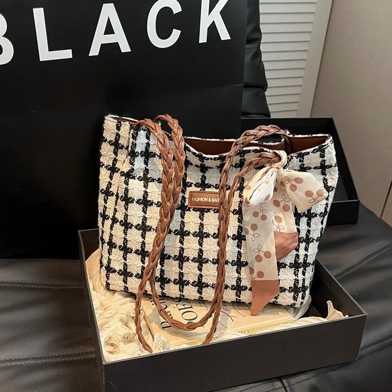 Woolen horizontal square shoulder bag with sandwich pocket and internal organisation compartments