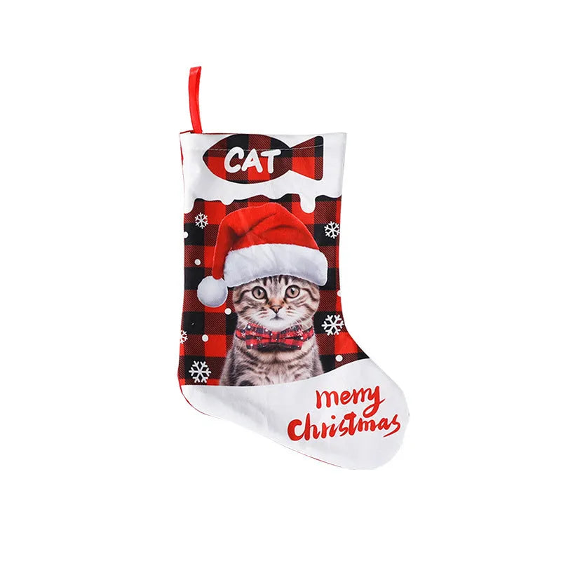 Green and black plaid cloth Christmas decoration with printed cat design, measuring 26x36cm.