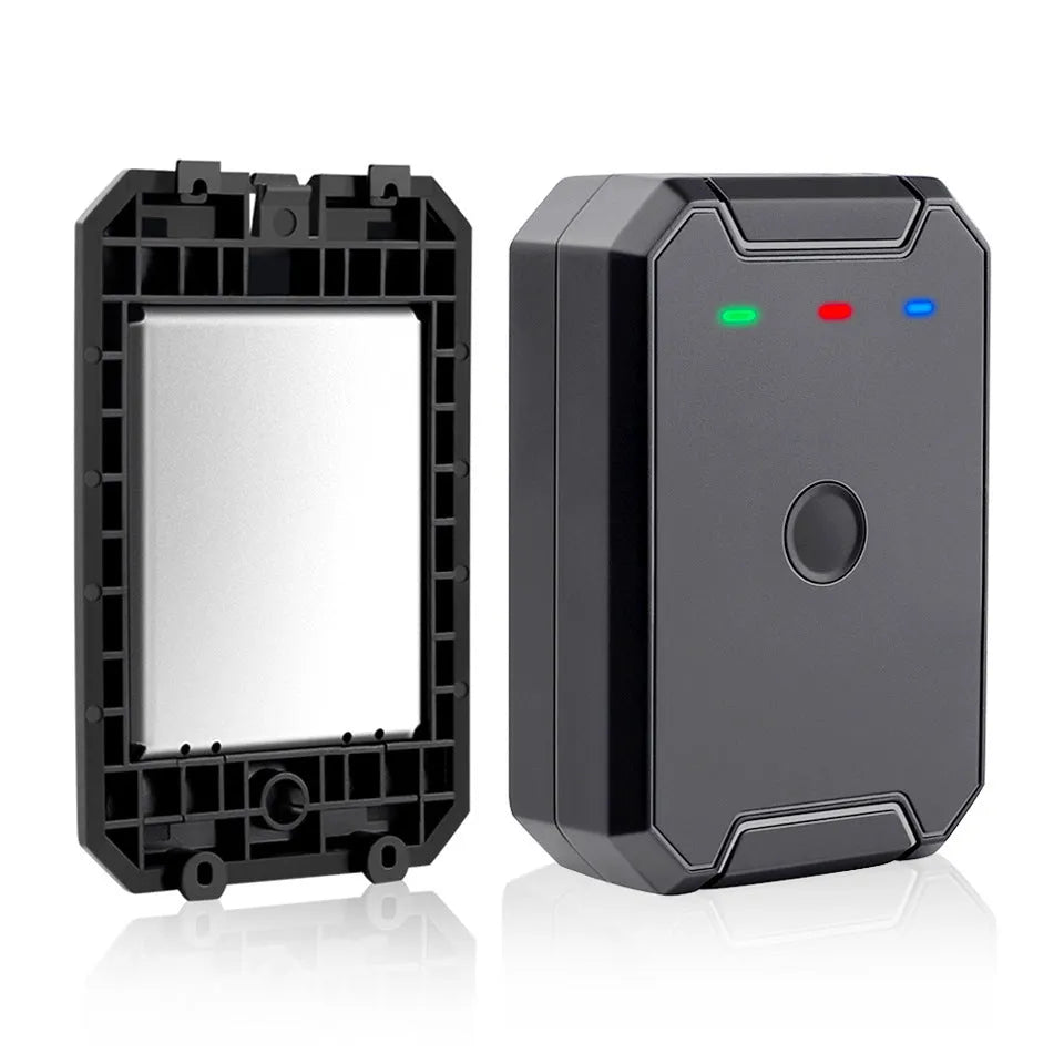 Black GPS car locator with 6000mAh battery, IP65 waterproof rating and ceramic antenna for vehicle tracking