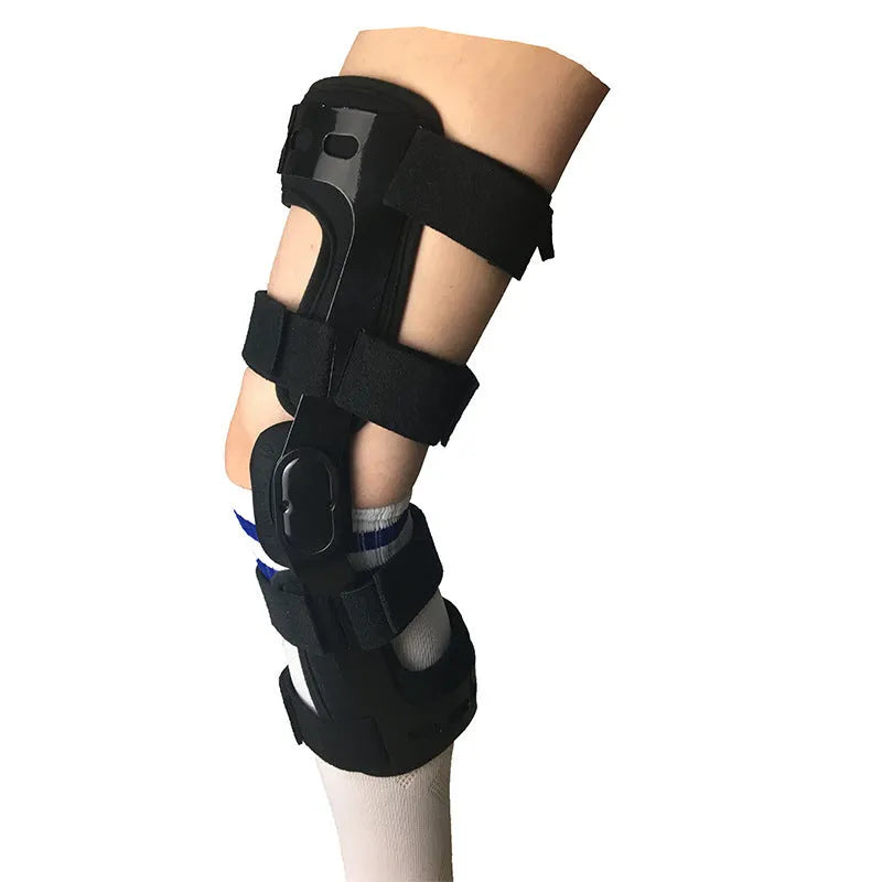 Black anterior ligament knee pad with adjustable straps and side stabilisers for ACL MCL LCL support