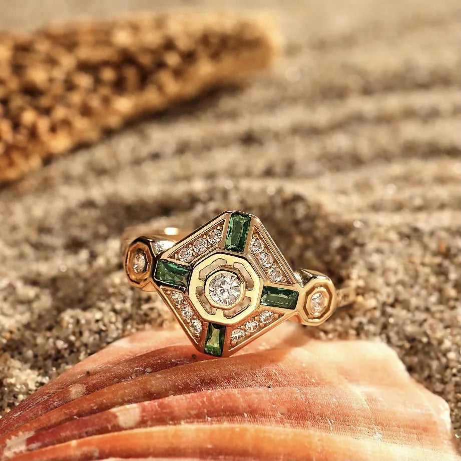 Square geometric women's fashion ring in lvzuan colour with an electroplated finish.