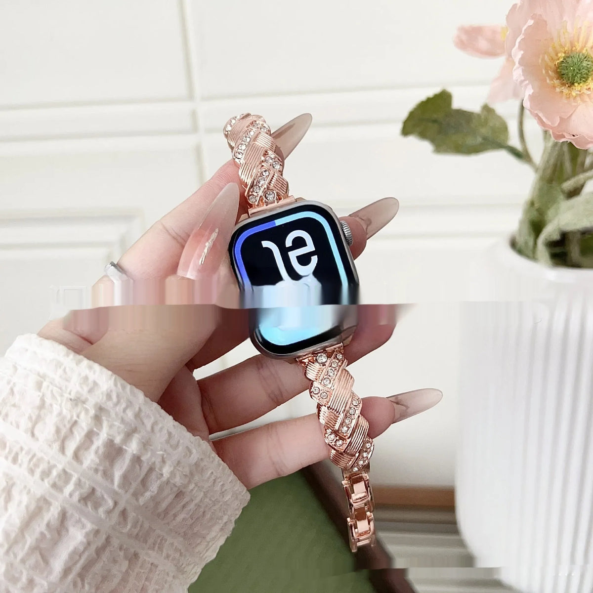 Zinc alloy metal Apple Watch strap with twist diamond link design in silver colour