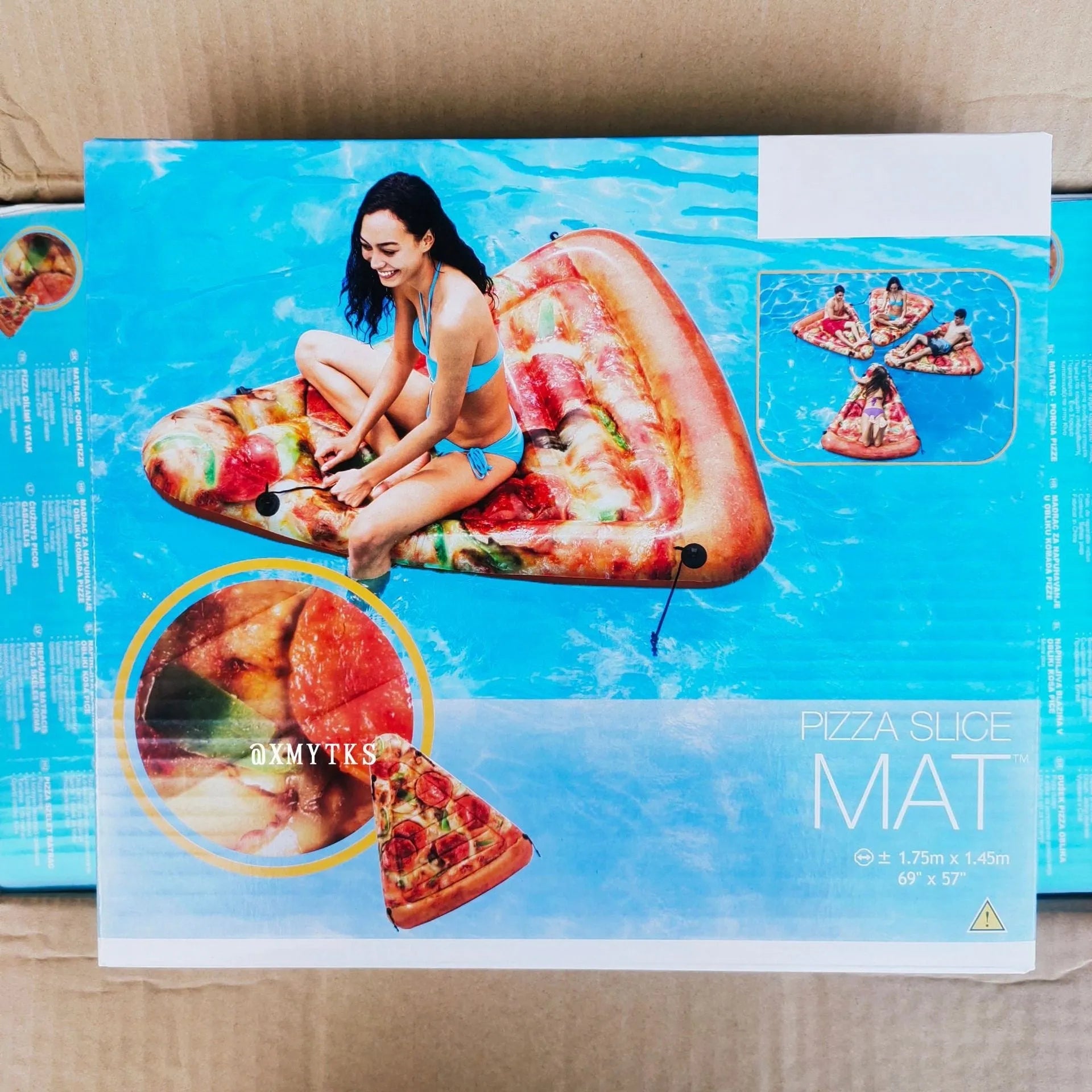 Large inflatable pizza-shaped surfboard recliner for water floating
