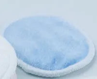 Set of 8 velvet makeup remover pads in red and blue colours with cotton mesh storage bag