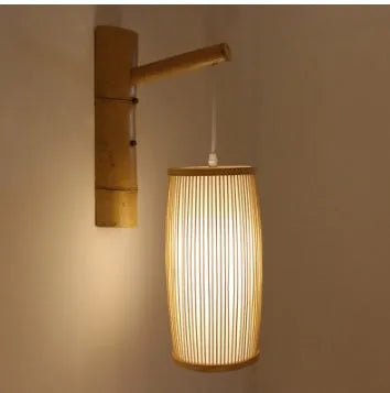 Bamboo plait decorative lamp with natural colour finish and E27 lamp holder