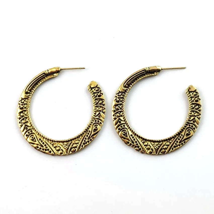Vintage engraving C-shaped alloy earrings in bronze and silver finish options