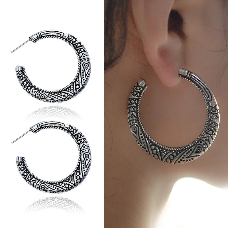 Vintage engraving C-shaped alloy earrings in bronze and silver finish options