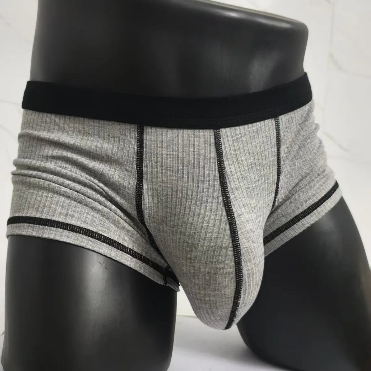 Men's breathable boxer shorts in solid colours with body shaping function