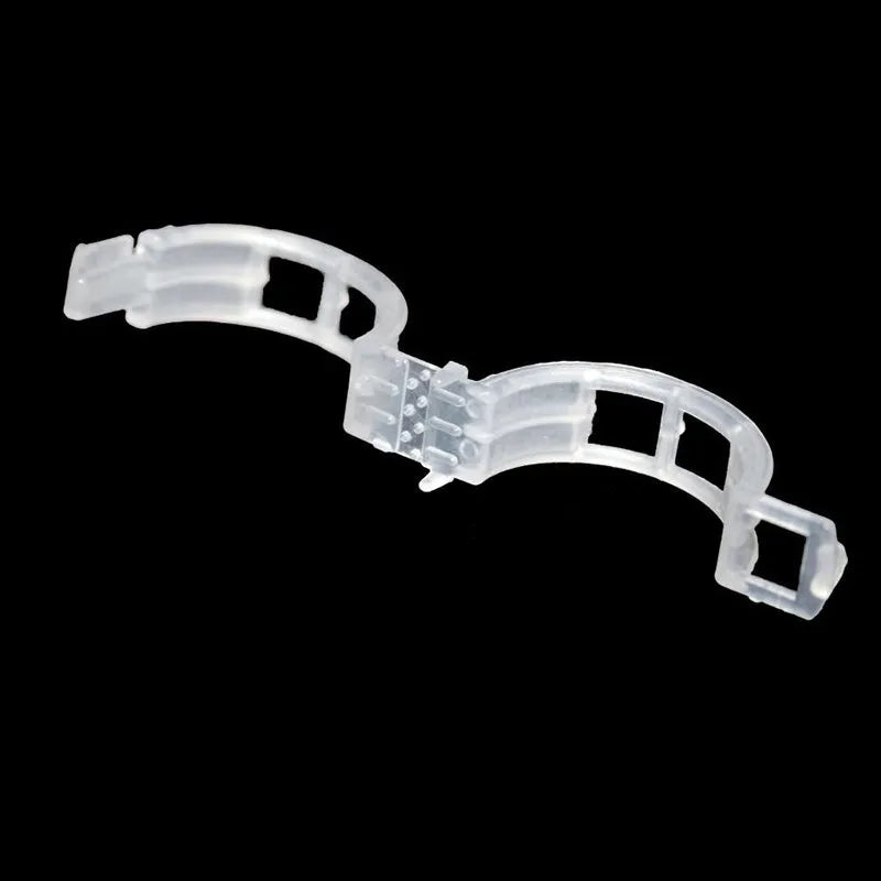 50-piece set of plastic gardening plant clips for tomato flower and twig support.