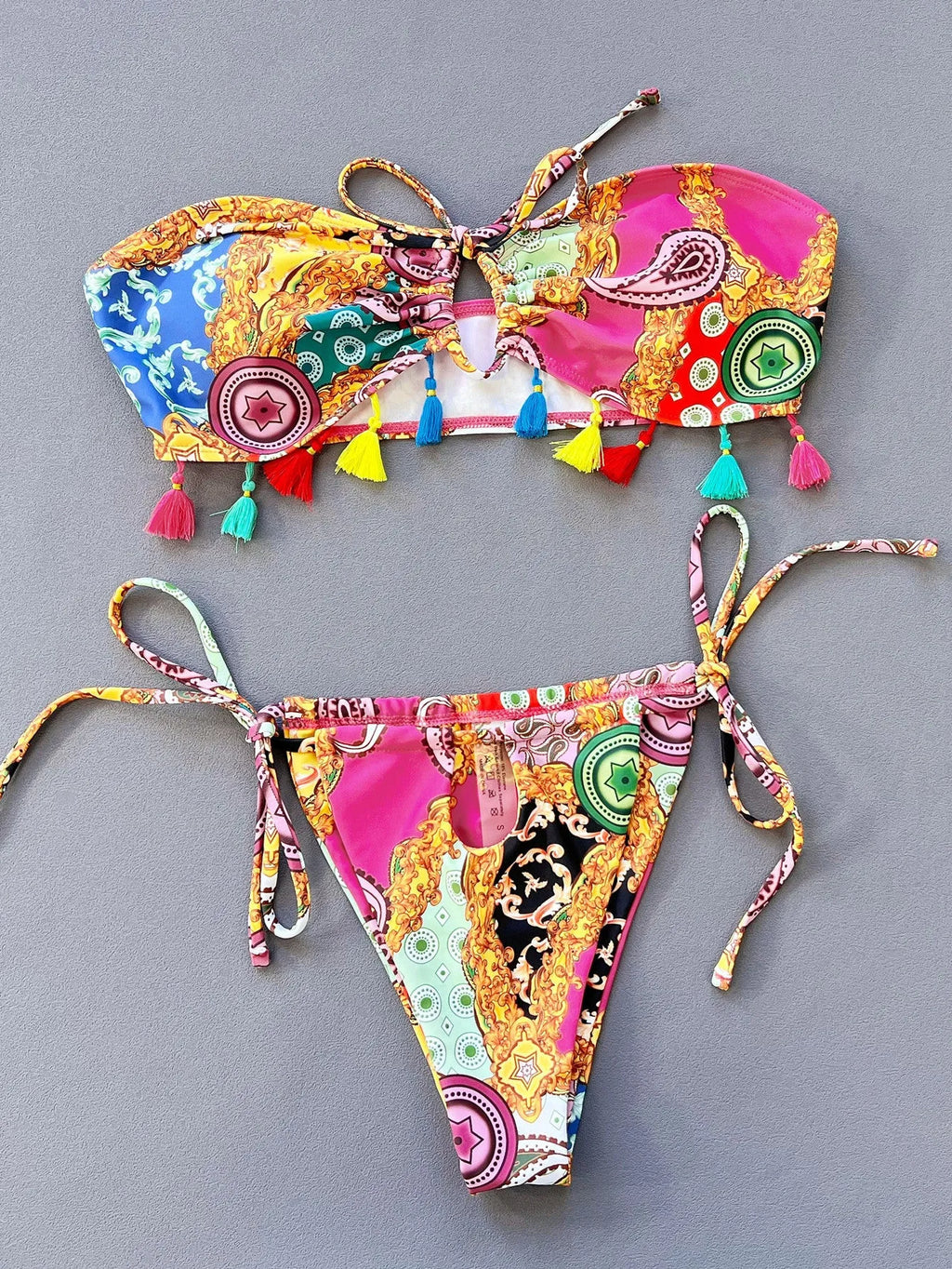 Women's printing colour separated tube top and briefs bikini set for swimming.