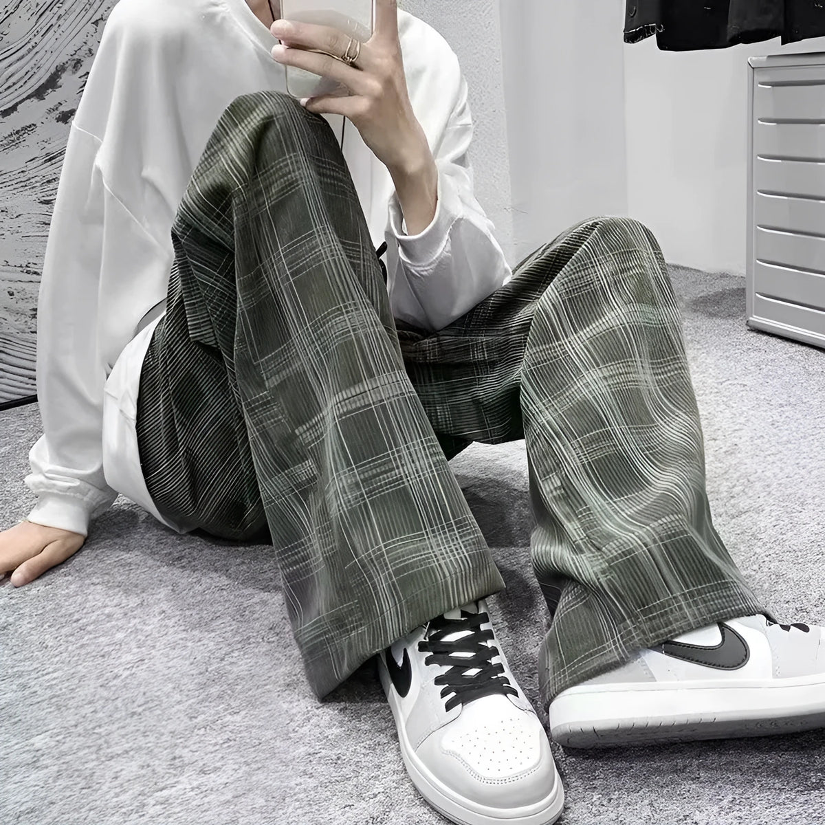 Japanese retro casual loose straight-leg plaid trousers in black or green colour