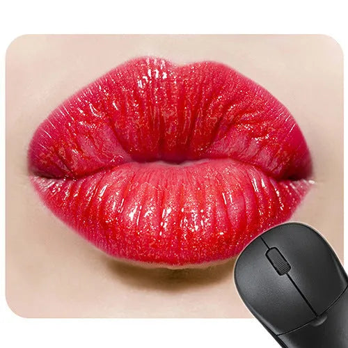 Red lips design rubber non-slip mouse pad measuring 240x200 mm