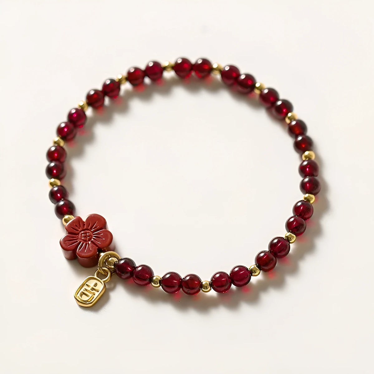 Women's freshwater pearl bracelet with crystal centrepiece in geometric design