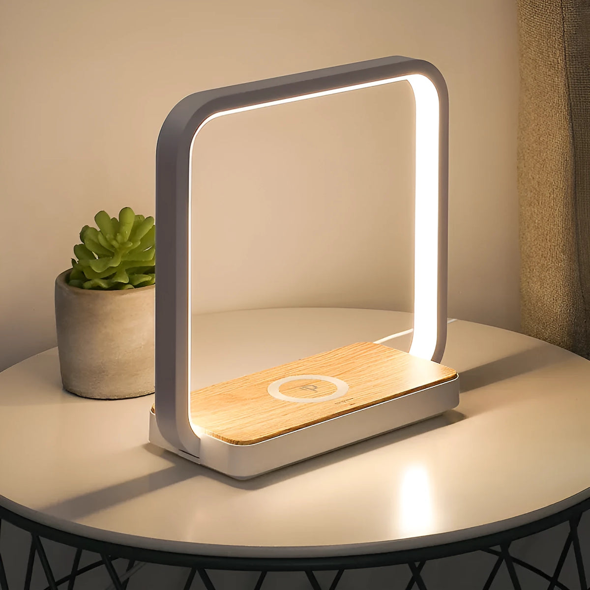 Modern aluminium bedside lamp with touch sensor and voice control in white or gold finish
