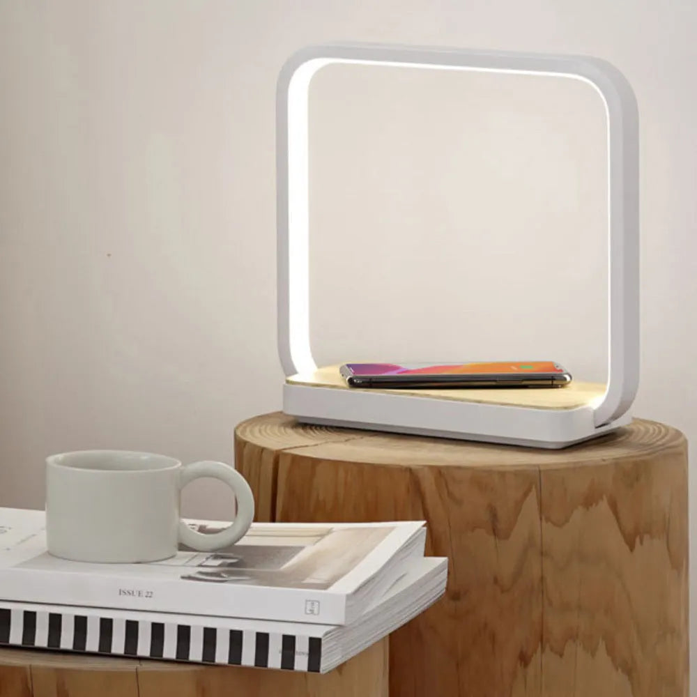 Modern aluminium bedside lamp with touch sensor and voice control in white or gold finish