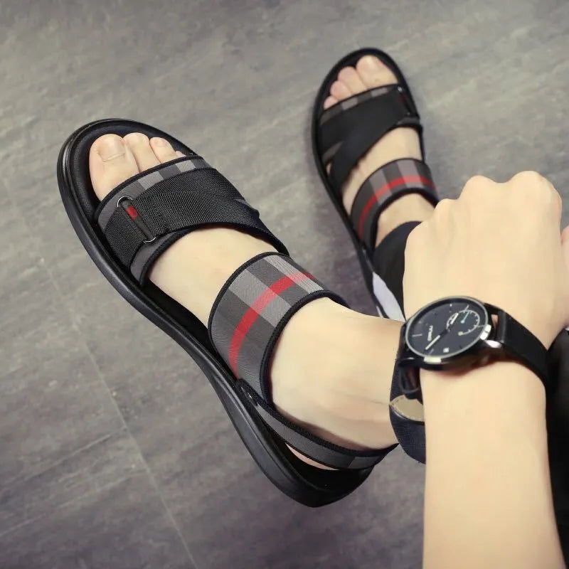 Youth sports sandals with Lycra upper and polyurethane sole in leisure style.