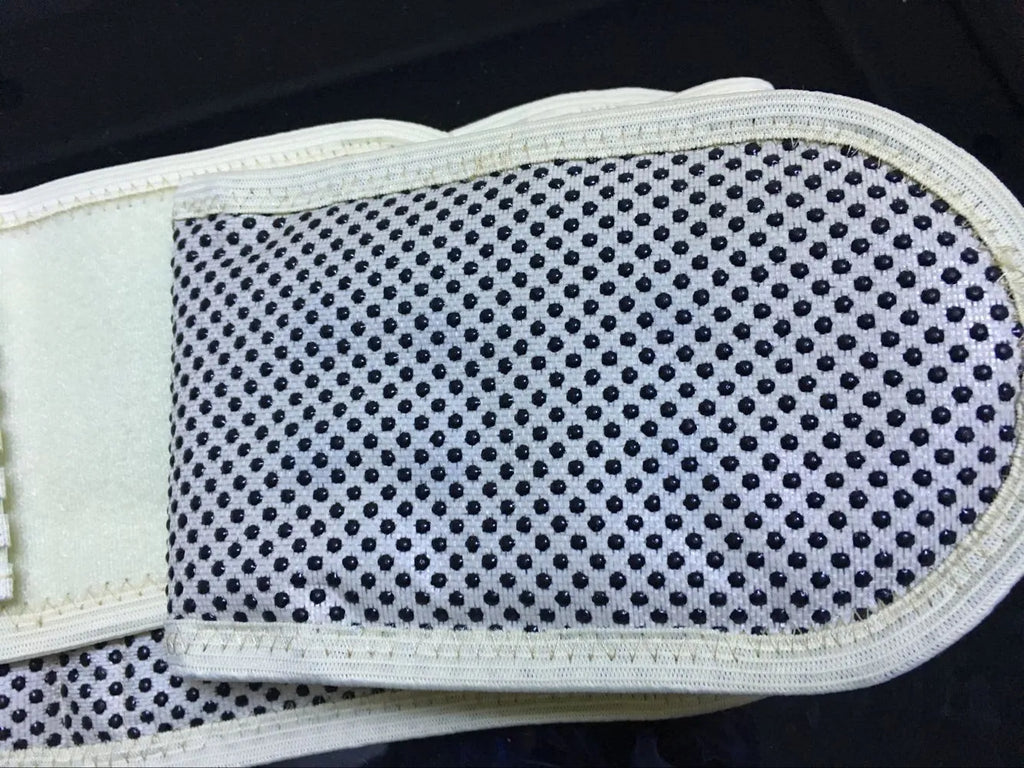 Self-heating waist protection belt with magnetic therapy in elastic cloth construction