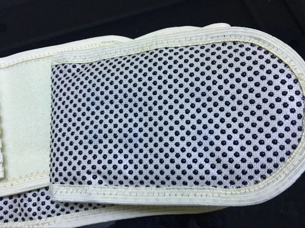 Self-heating waist protection belt with magnetic therapy in elastic cloth construction