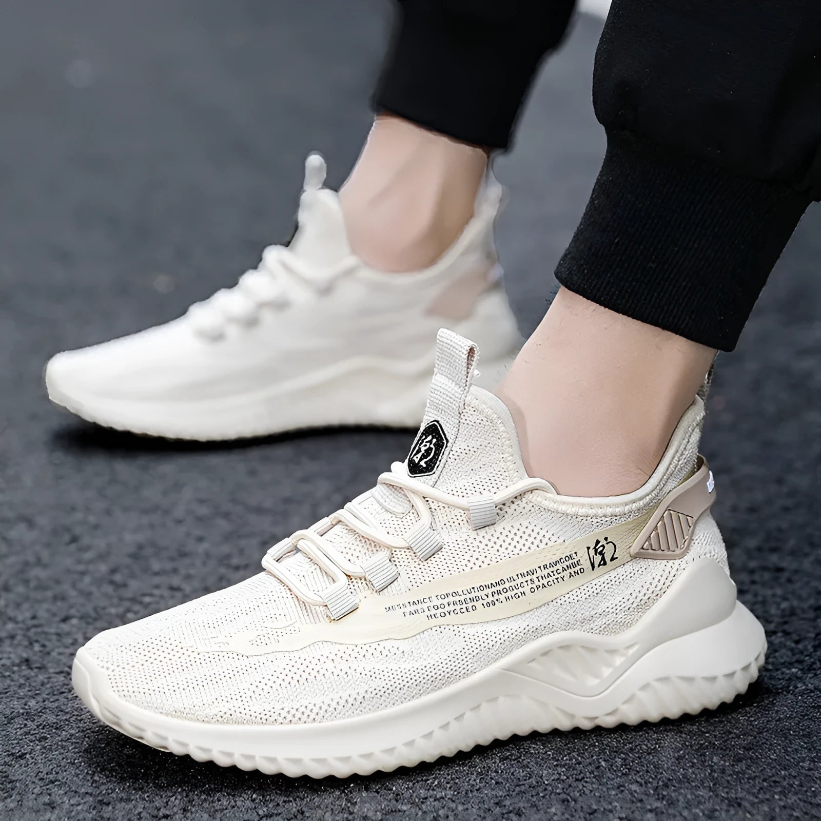 Men's white mesh sports shoes with rubber sole and front tie lacing