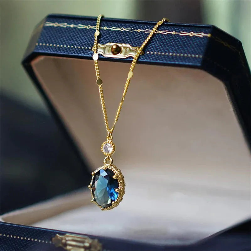 French retro gold necklace with geometric pendant on adjustable chain