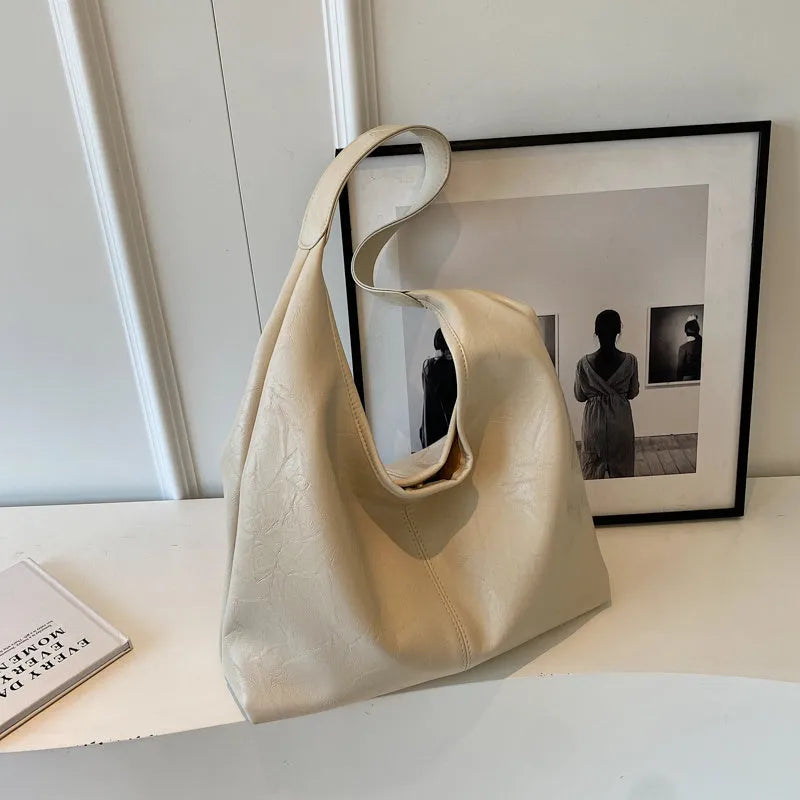 Soft leather large capacity shoulder bag with sandwich pockets in street trend style