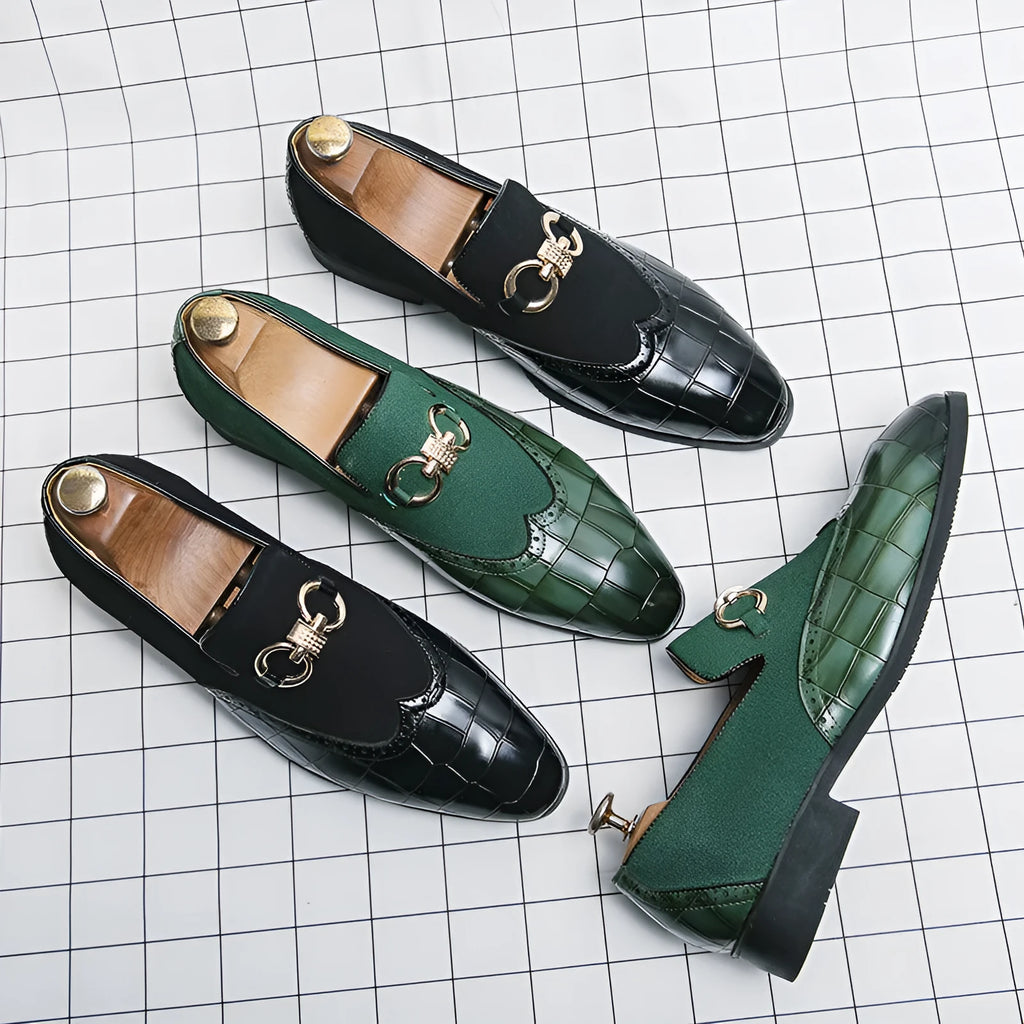 Men's black pointed toe Korean style business casual leather shoes with a low top and rubber sole.