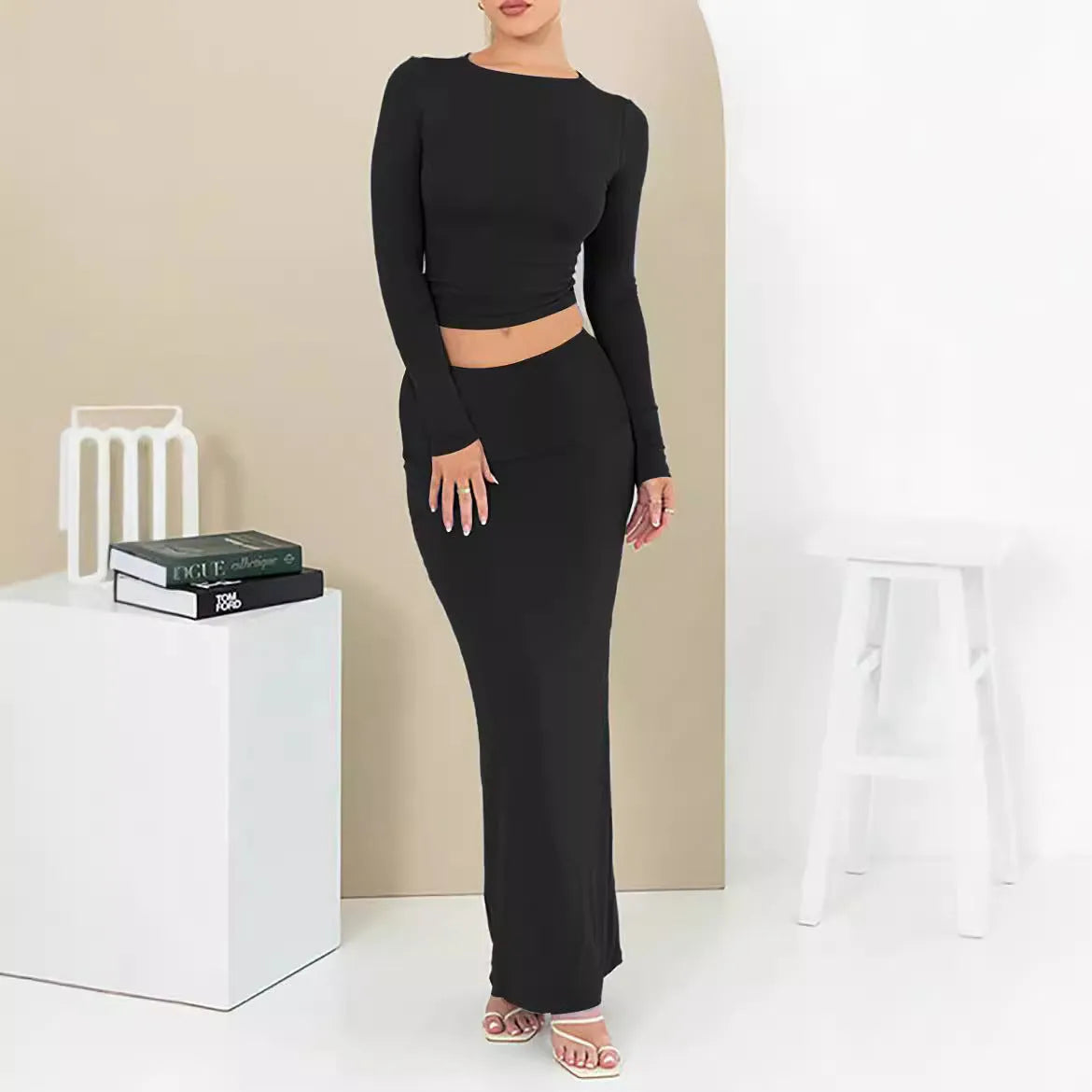 Women's polyester two-piece suit in slim fit with long skirt and three-quarter sleeves