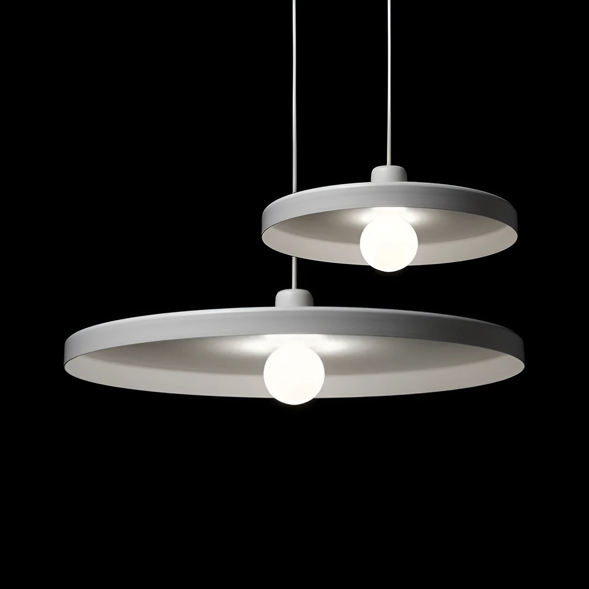 Aluminium alloy bar chandelier for restaurants in black or white finish with 35cm, 50cm or 60cm diameter