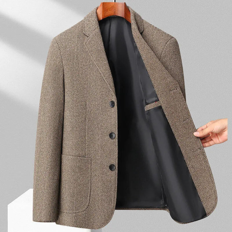 Man wearing a loose-fit solid colour wool blend casual coat for spring or autumn.