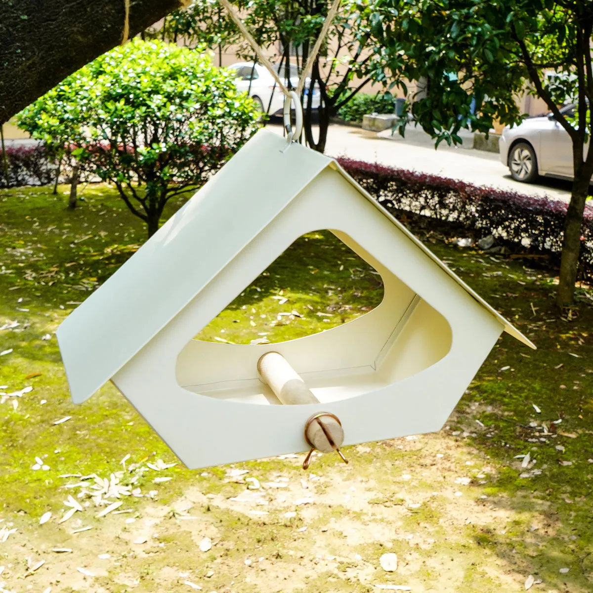 European-style simple iron bird nest with anti-rain design for outdoor courtyard decoration