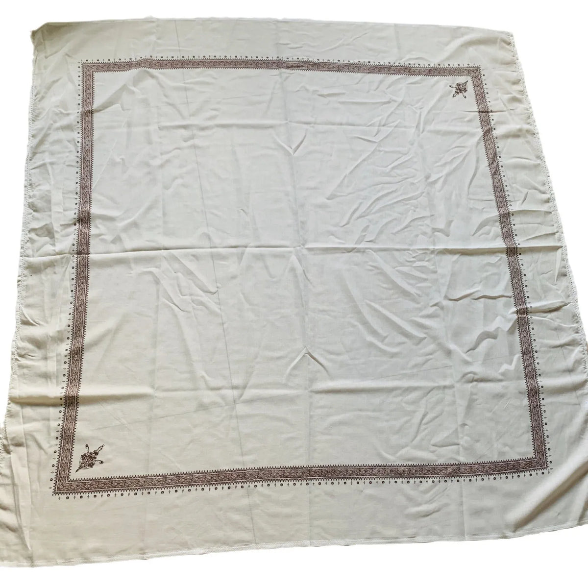 Large printed square scarf in lightweight polyester fabric showing 138x138cm dimensions