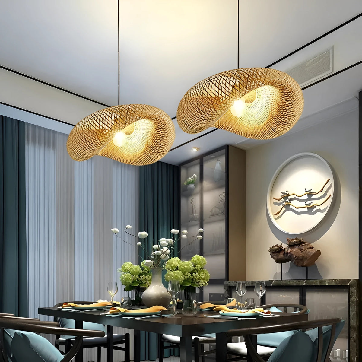 Bamboo straw hat-shaped hanging chandelier lamp in natural woven material