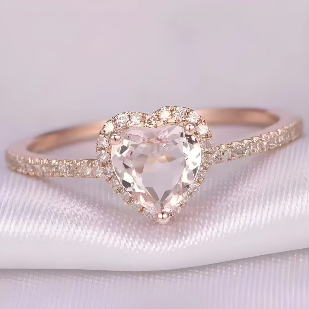 Heart-shaped crystal fashion ring in rose gold or silvery finish on white copper