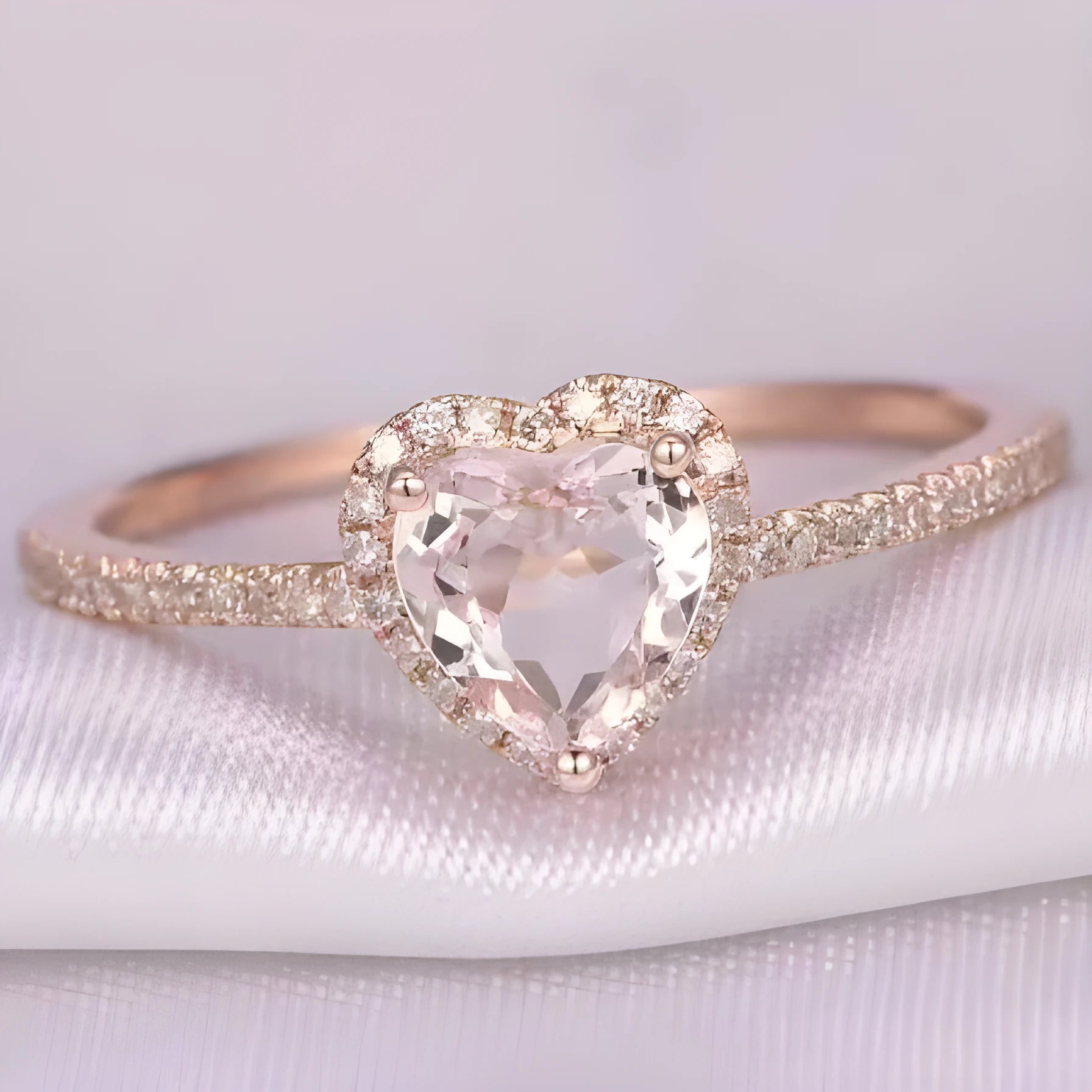 Heart-shaped crystal fashion ring in rose gold or silvery finish on white copper