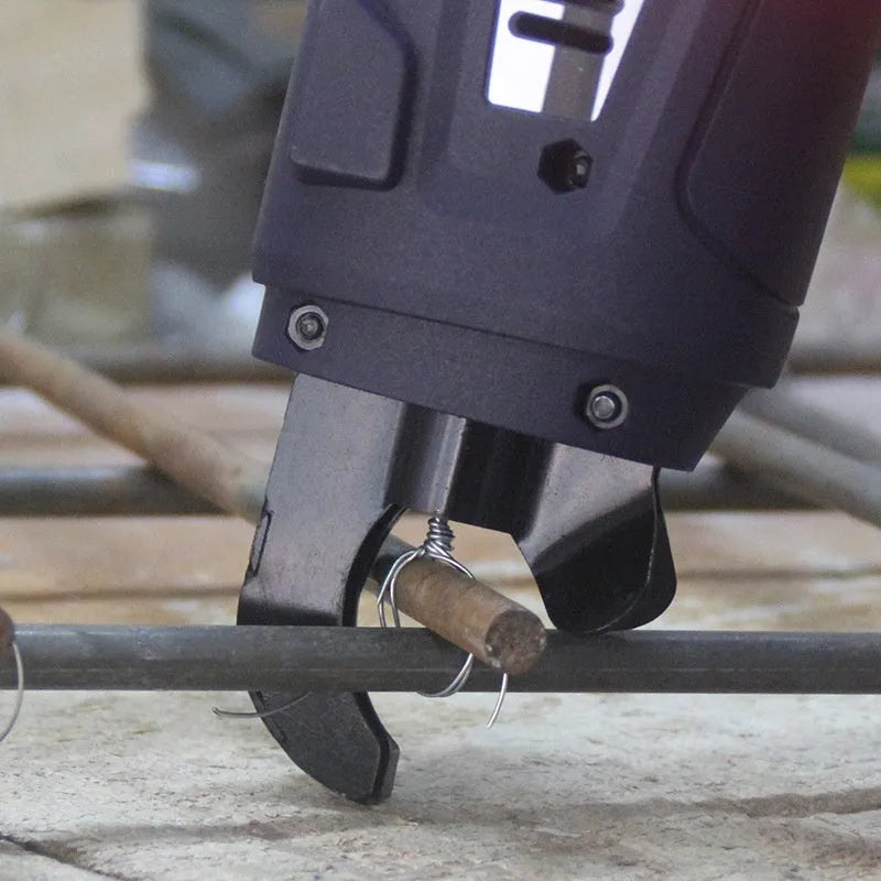 Electric steel reinforcement bar tying machine with battery and charger