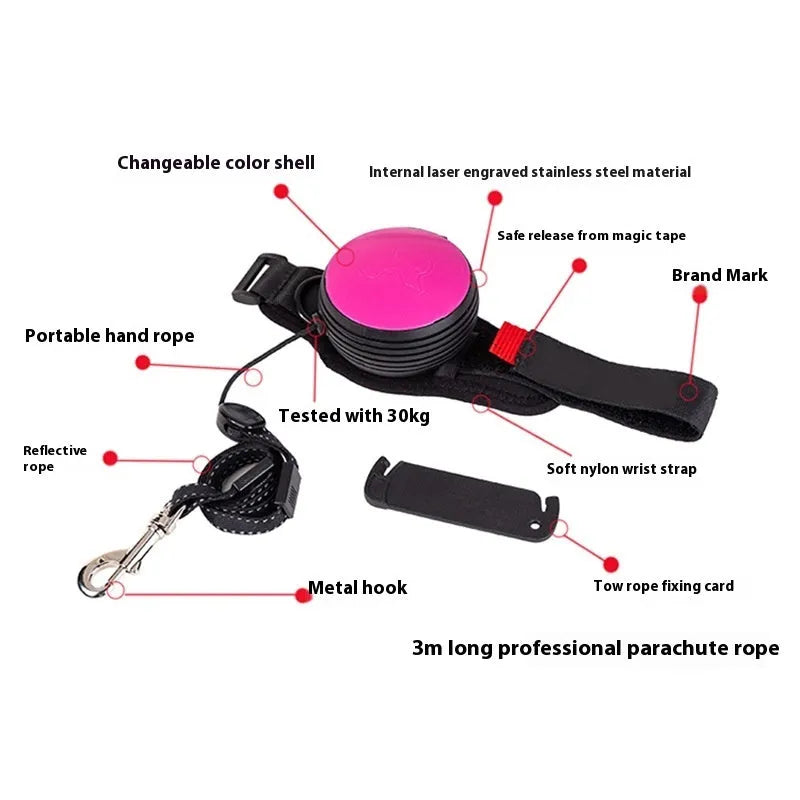Retractable dog lead with automatic locking mechanism in six colour options