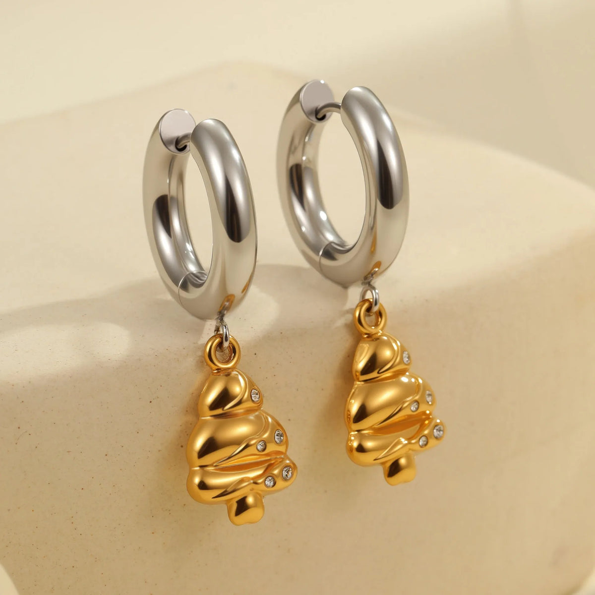 Christmas tree heart-shaped stainless steel earrings with star ornament designs and 18K electroplating