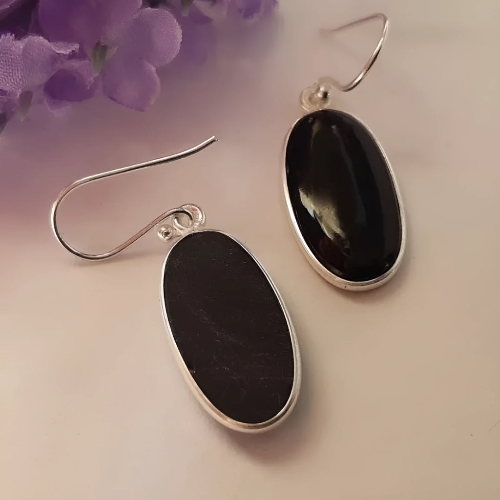 Women's earrings with oval black agate pendant and electroplated 925 silver geometric setting