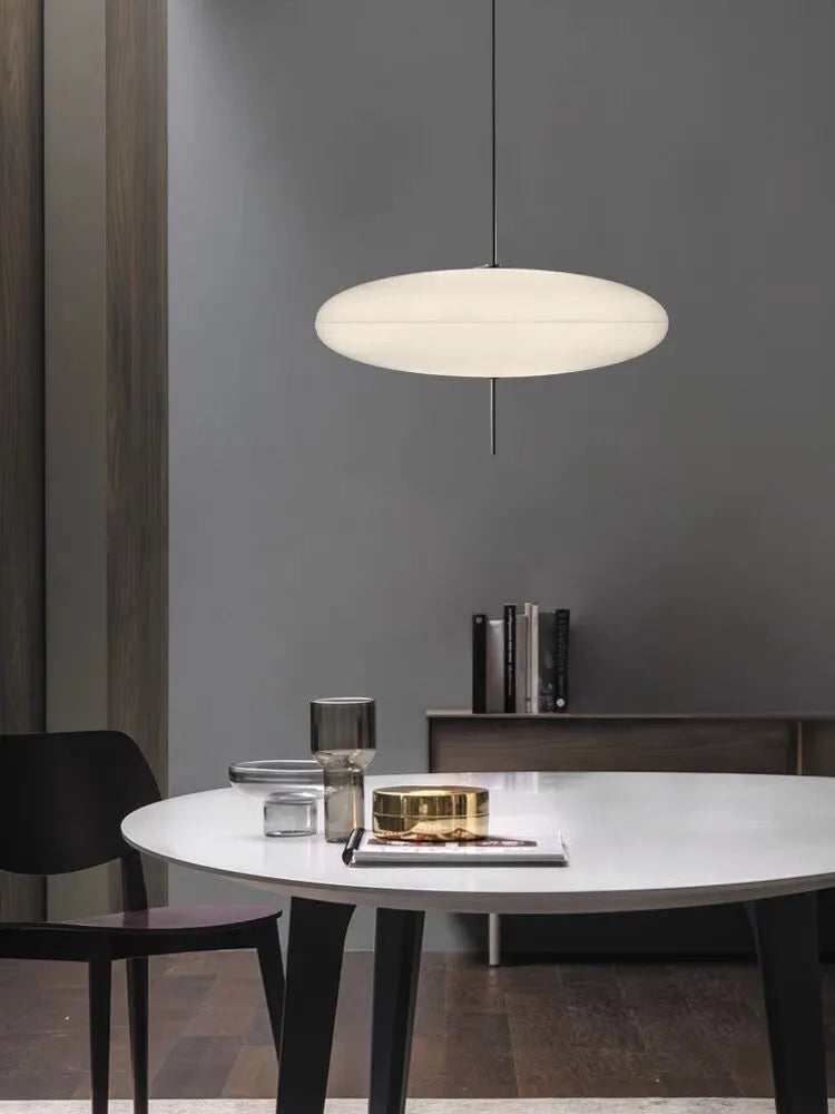 Nordic retro UFO-shaped chandelier ceiling light fixture in black and white colourway