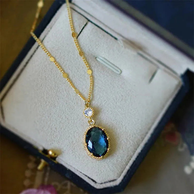 French retro gold necklace with geometric pendant on adjustable chain