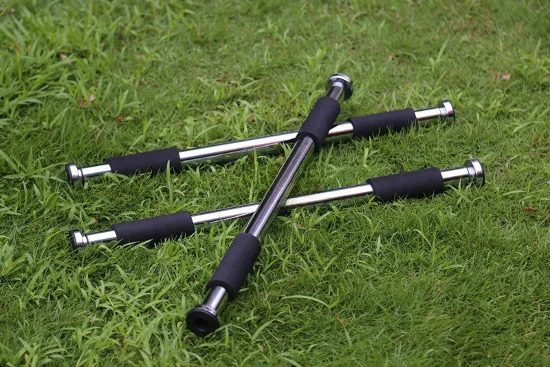 Steel pull-up bar device showing adjustable width mechanism from 62 to 100 centimetres