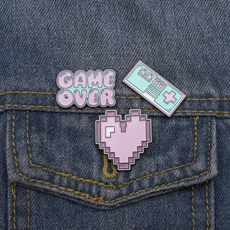 Stereo game console alloy badge in independent OPP packaging with colour options CC1122, CC1123, CC1124.