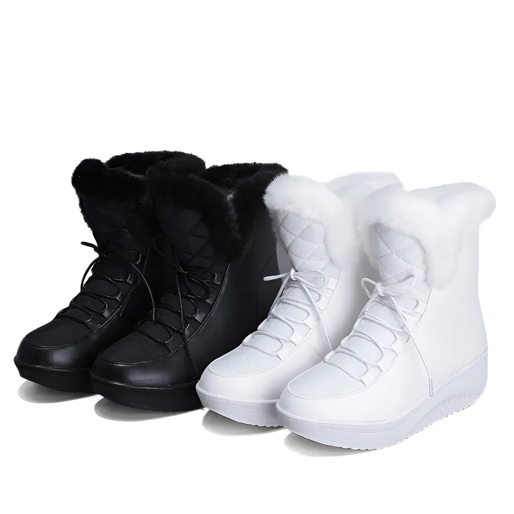 Women's water-resistant winter boots in black with plush lining and 3cm platform sole