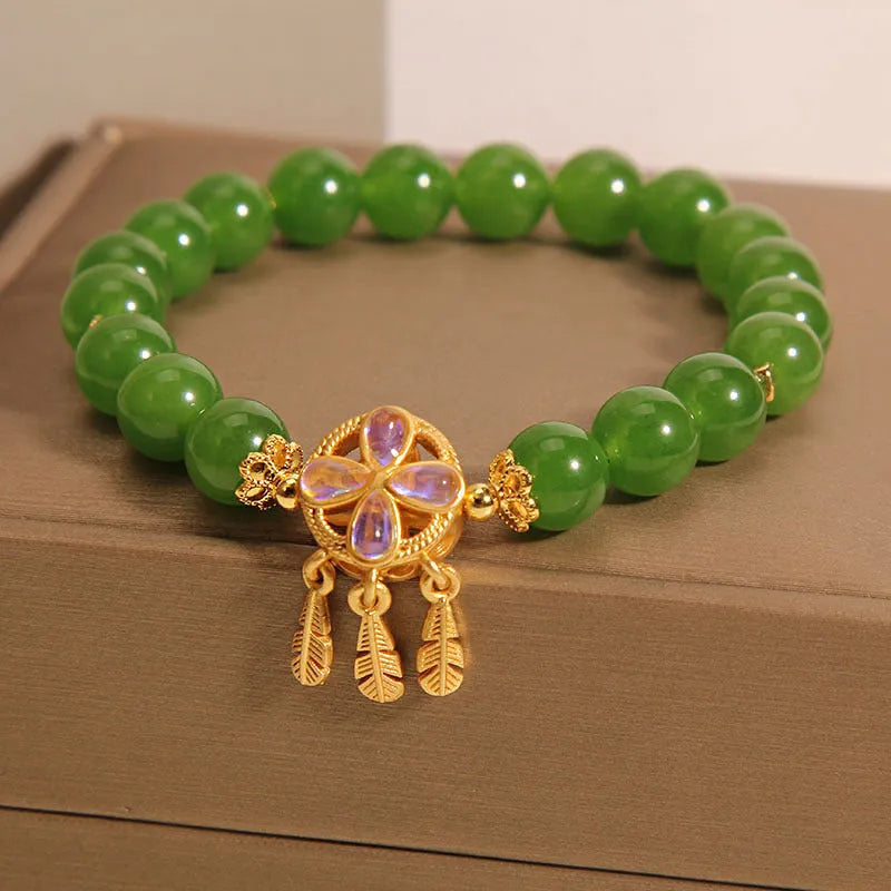 Green jasper crystal four-leaf clover dream catcher pendant on women's adjustable bracelet