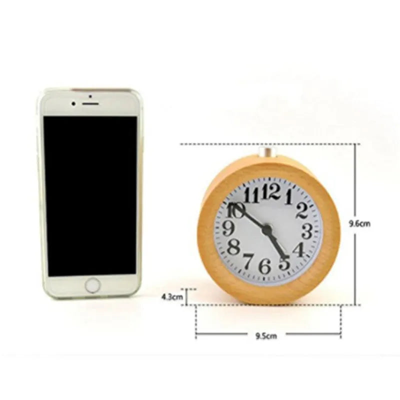 Solid beech wood bedside alarm clock with silent snooze function and 9.5cm diameter