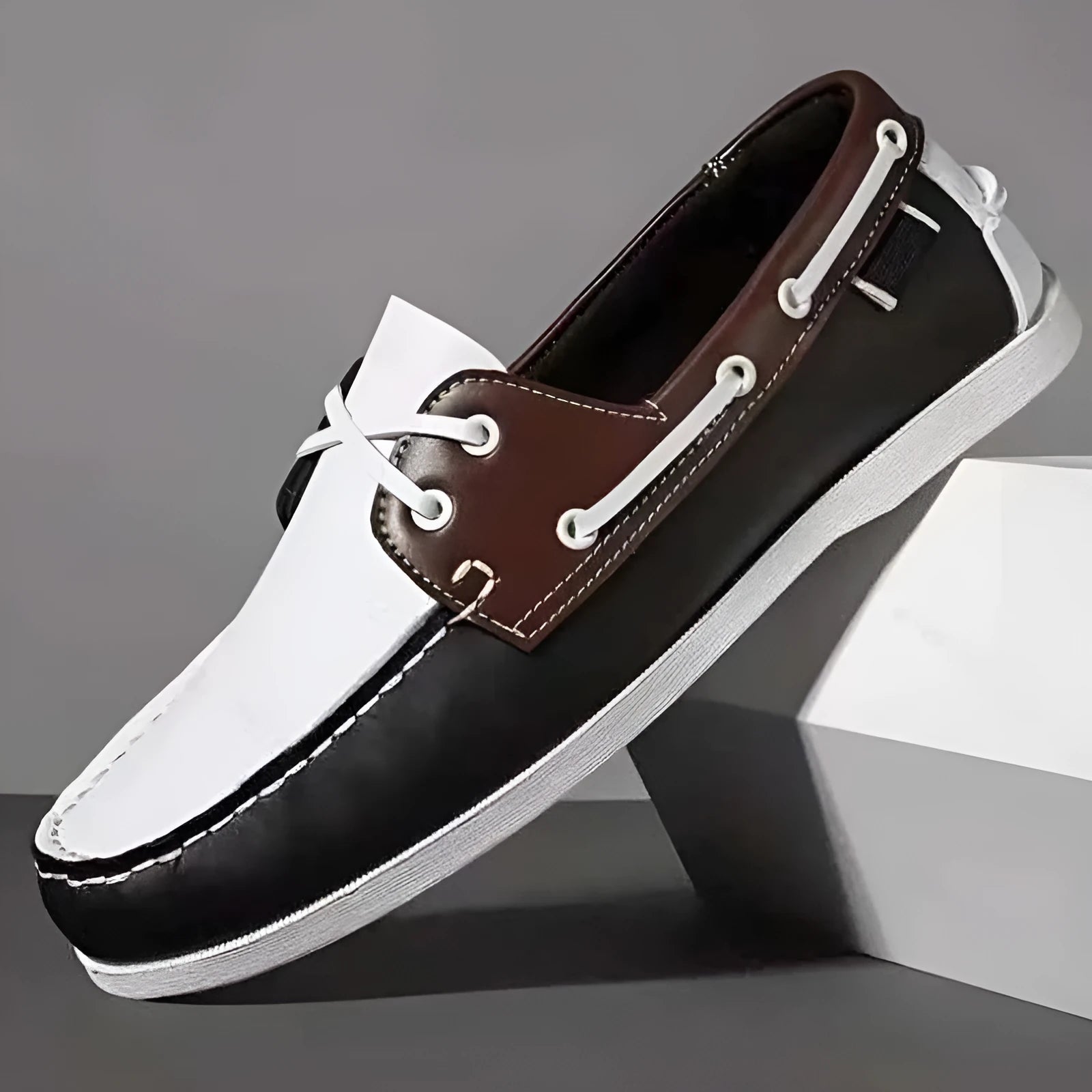 Men's British style casual breathable shoes in artificial PU, showing round toe and flat heel design.