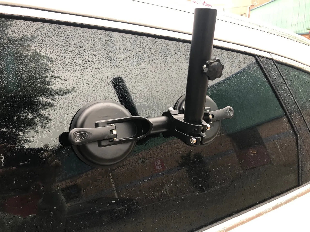 Black car sucker base flagpole mount with round rubber disc for vehicle glass