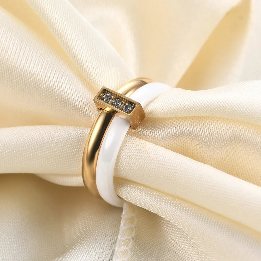 Women's ceramic ring with geometric design and zirconium detailing in steel black colour