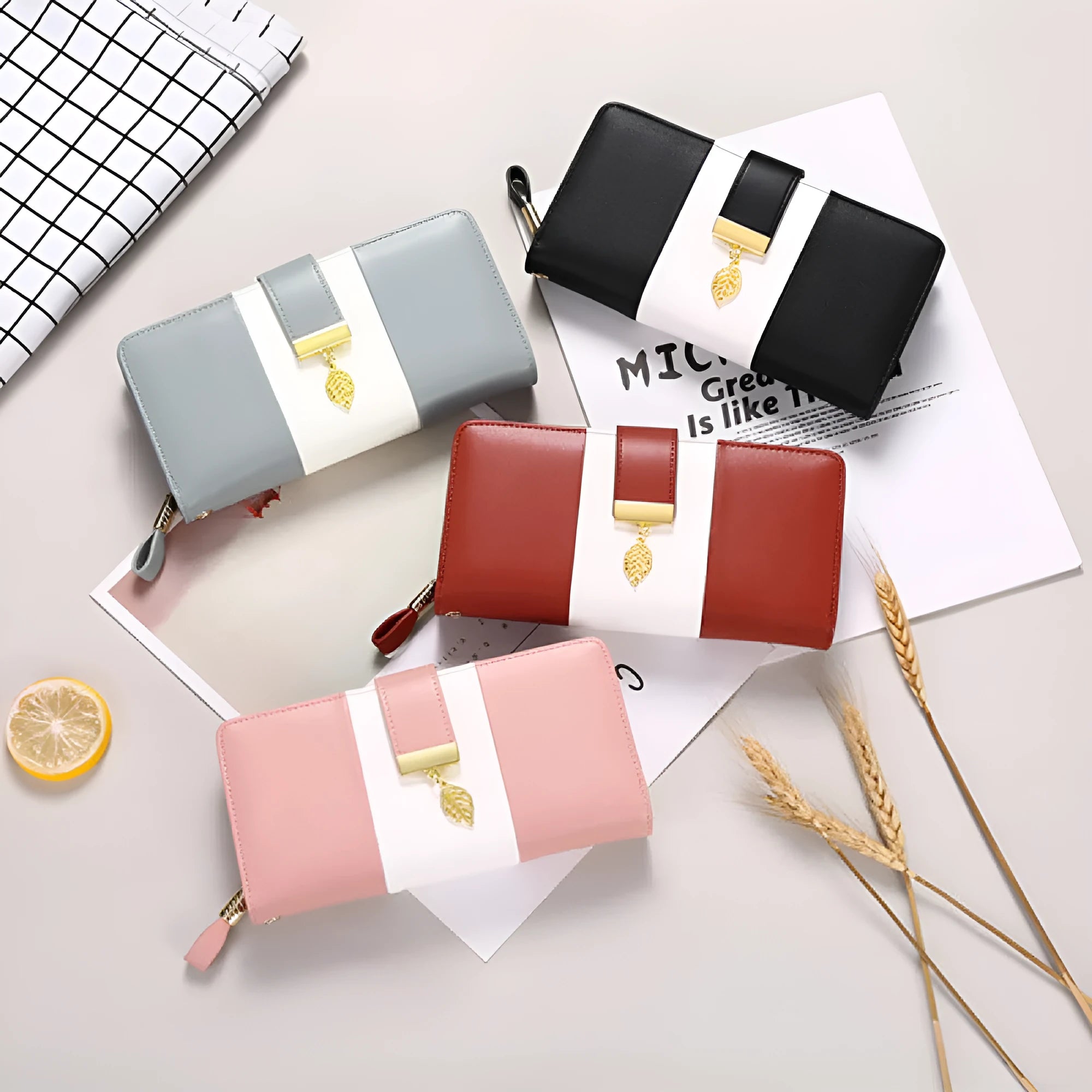 Anti theft clutch handbag with lock opening in PU leather, showing interior organisation and colour options