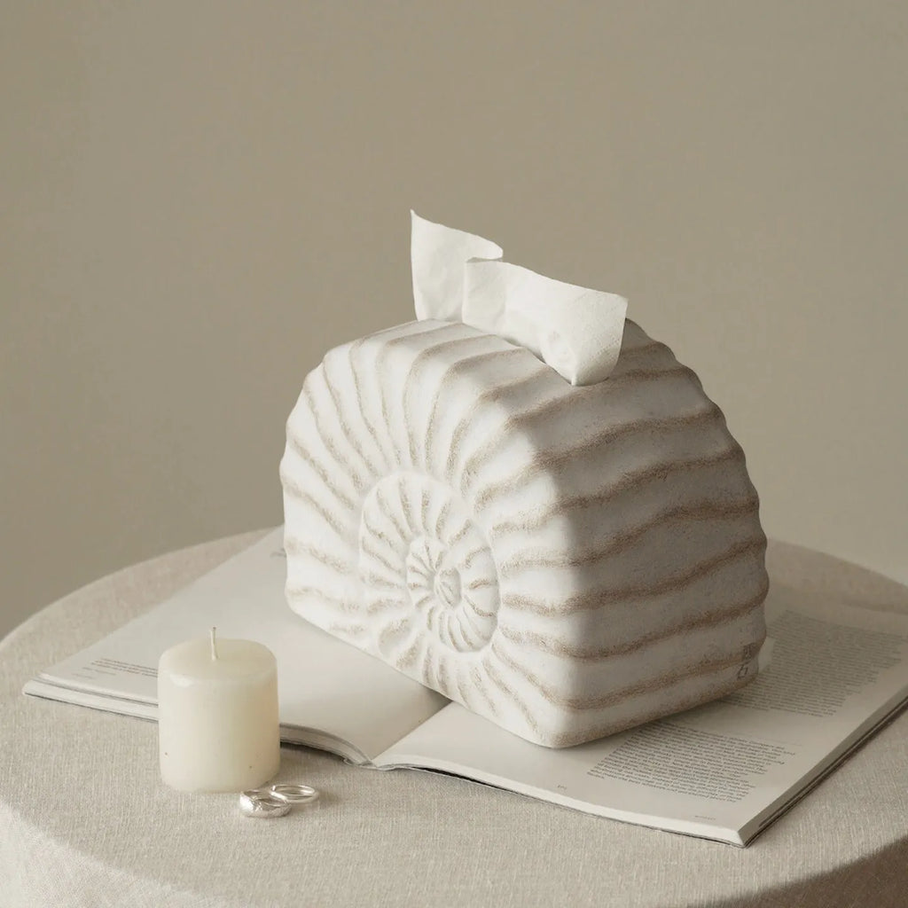 Resin conch tissue box decoration in conch ramble colour with modern simplicity design and plastic insert